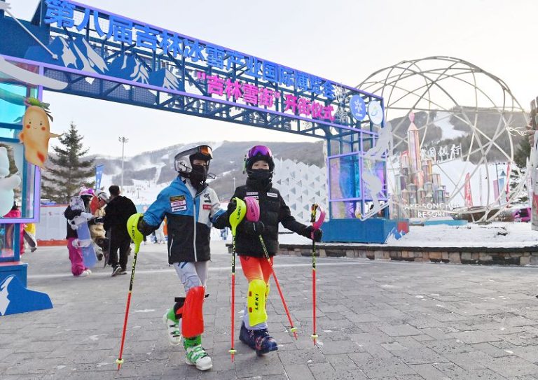 吉林雪博會開幕 五大雪街迎客