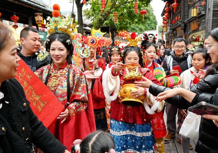 福州民俗巡遊迎財神